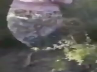 Türkisch hausfrau fick im die yard, kostenlos sex video 52