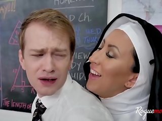 Katolik biarawati bergantian siswa ke seks klip budak