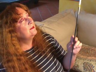 Augusta- a groovy smoker with her very long holder: dhuwur definisi reged clip 72