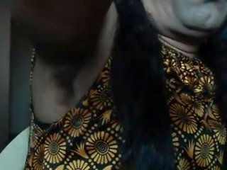 Indiai szerető borotválás armpits haj által strai .